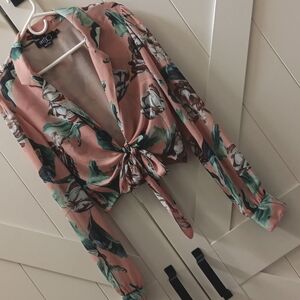 Pat BO..CROP TIE BLOUSE..SIZE 10 (42)